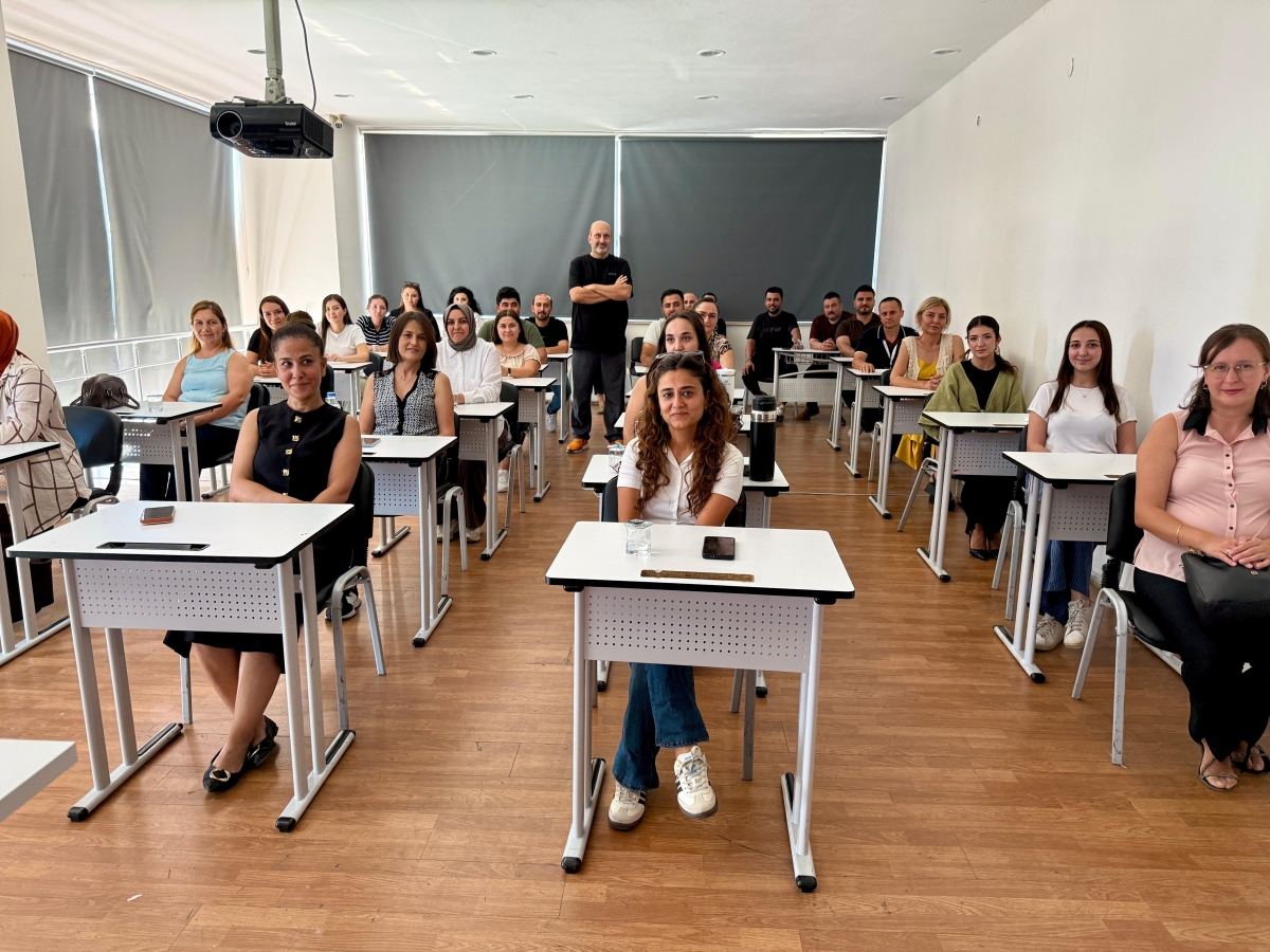 Prof. Dr. Levent Eraslan’dan Anamur’da Nesibe Aydın Yıldızlar Okulunda Konferans Verdi..
