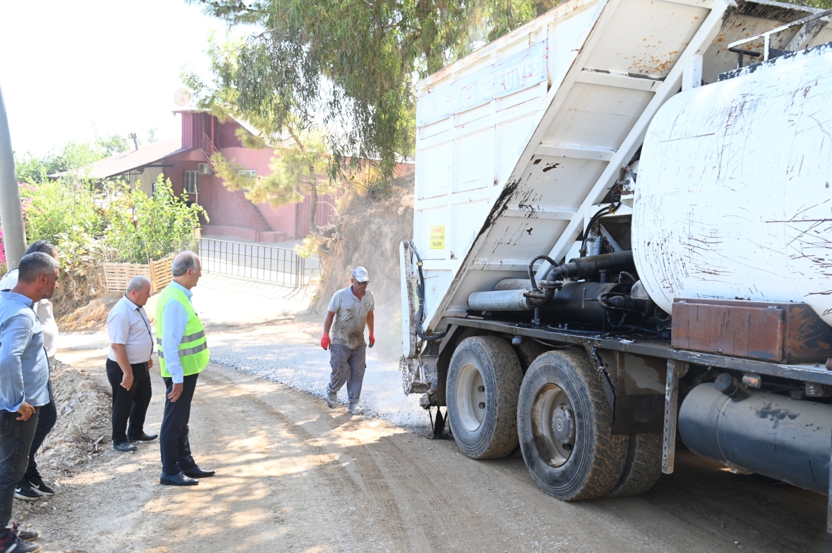 Anamur’da 15 Mahallede 100 Kilometrelik Asfalt Çalışması Başladı.