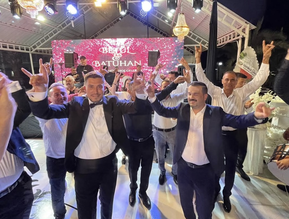 Anamur’da Betül ve Batuhan Çiftinin Mutluluğu Görkemli Düğünle Taçlandı..