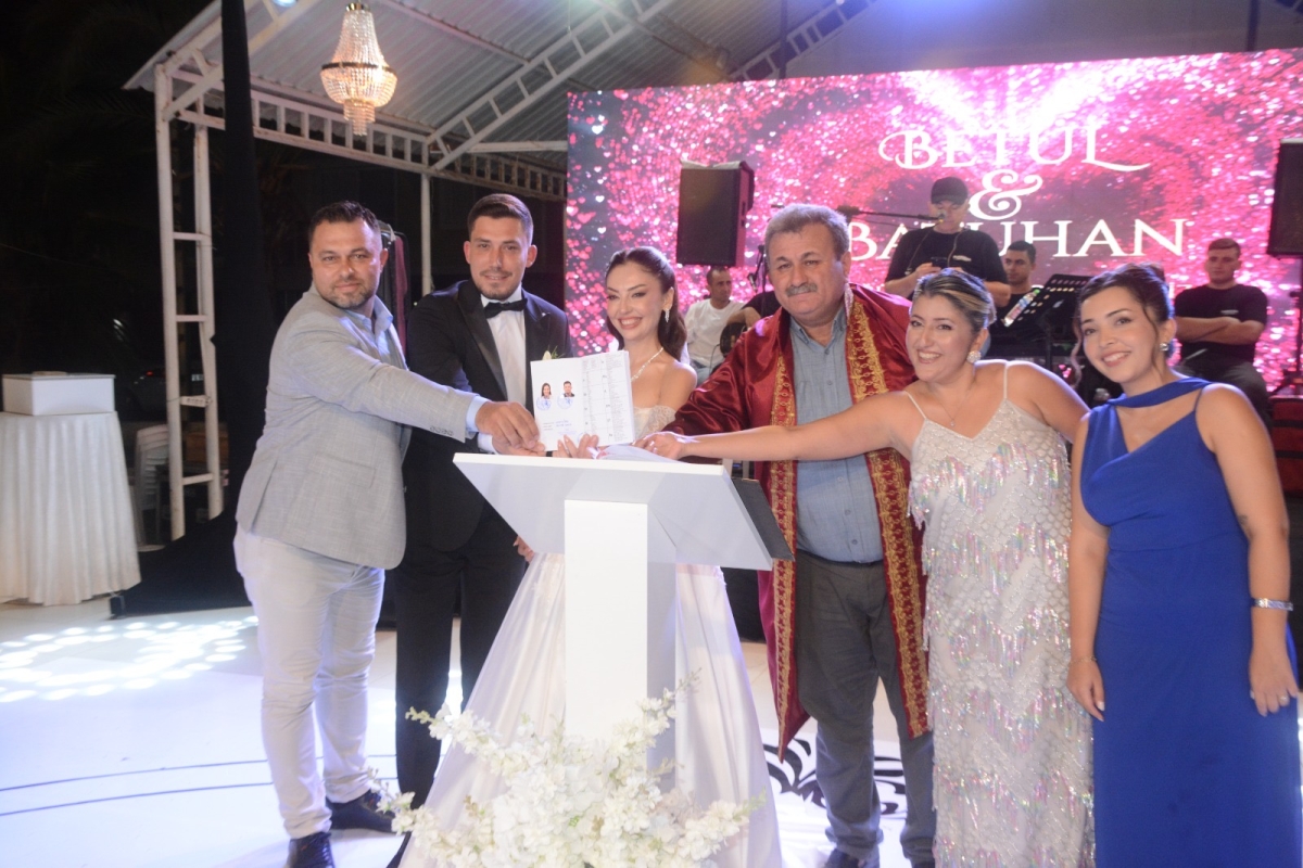 Anamur’da Betül ve Batuhan Çiftinin Mutluluğu Görkemli Düğünle Taçlandı..