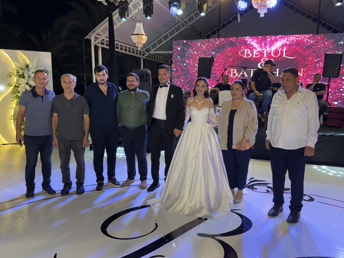 Anamur’da Betül ve Batuhan Çiftinin Mutluluğu Görkemli Düğünle Taçlandı..