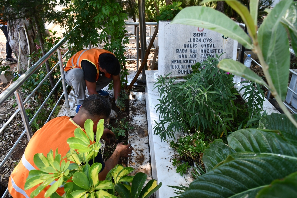 Anamur’da hükümlülerden şehitlik, okul ve çevre temizliğine destek
