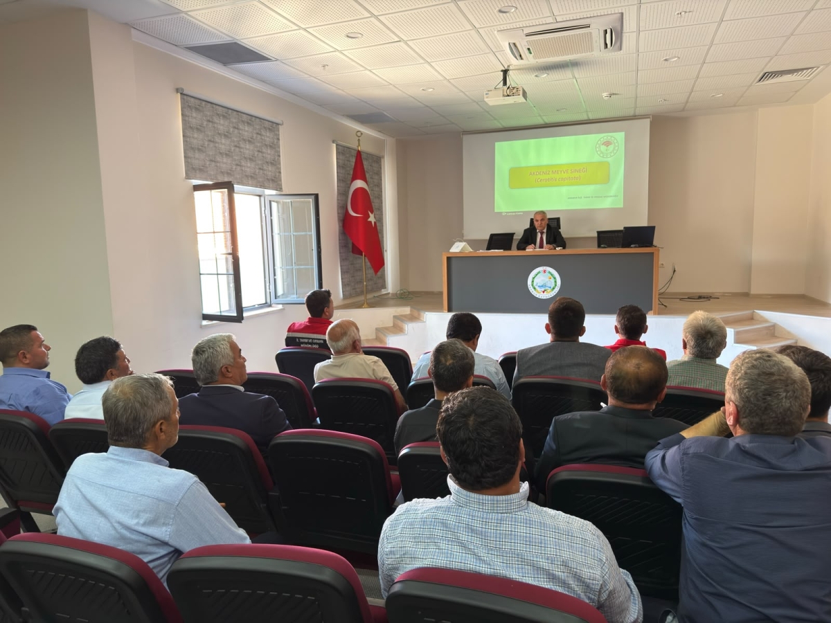 Anamur’da Akdeniz Meyve Sineğiyle Mücadele Toplantısı Düzenlendi..