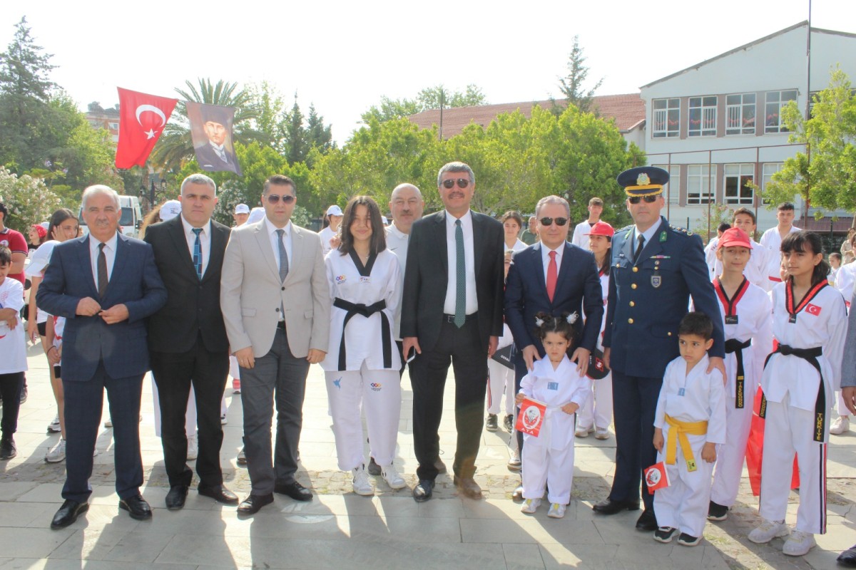 Anamur’da 19 Mayıs Atatürk’ü Anma Gençlik ve Spor Bayramı Coşkuyla Kutlandı..