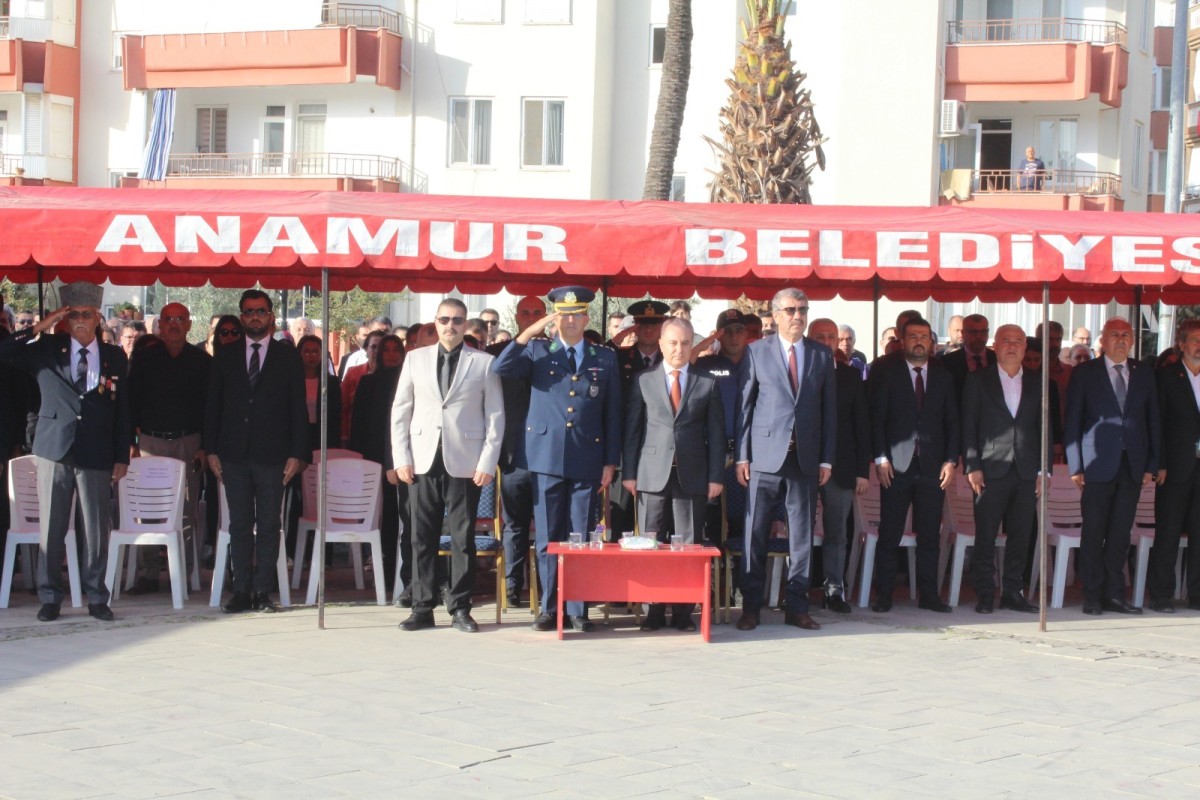 Anamur’da 10 Kasım Atatürk’ü Anama ve Çelenk Sunma Töreni düzenledi