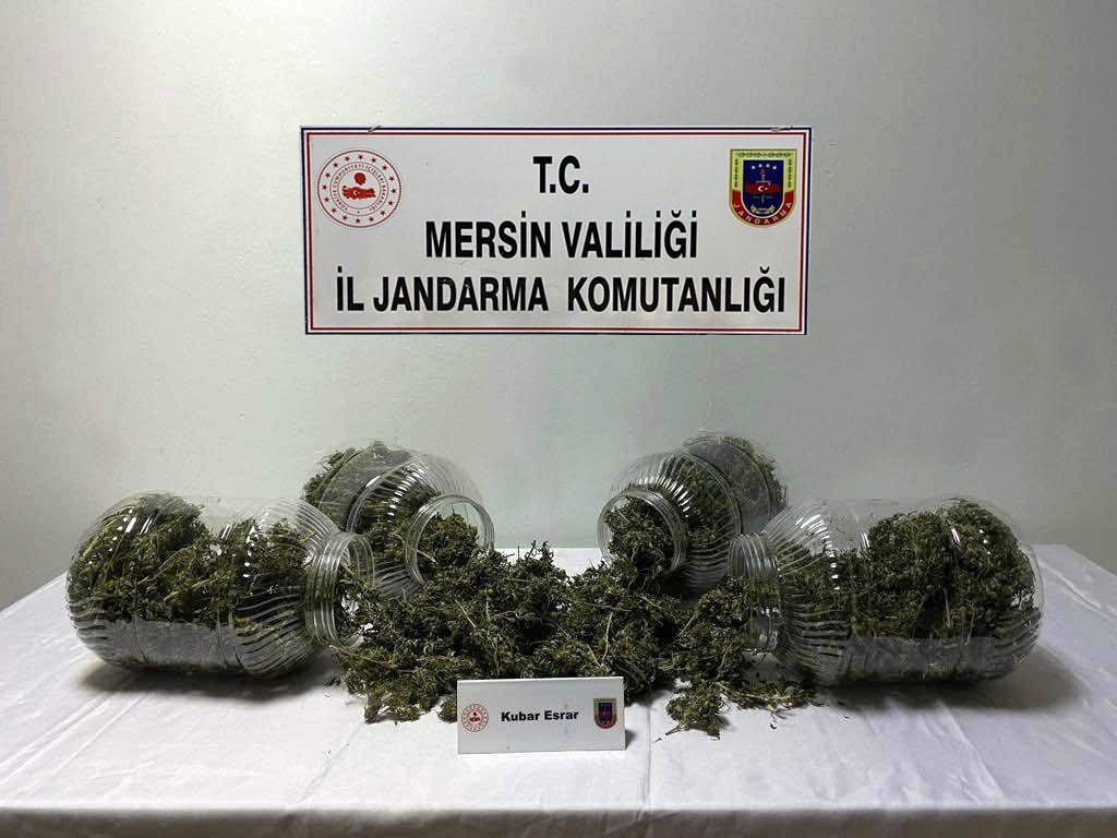  Jandarma Uyuşturucuya Geçit Vermiyor..