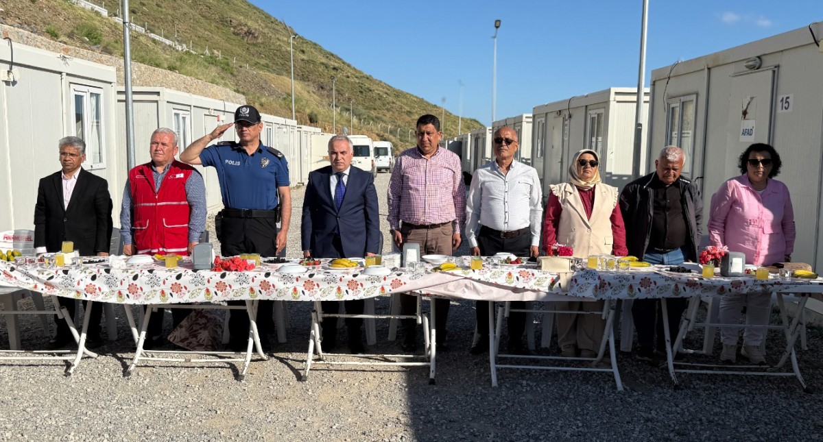 Anamur’da mevsimlik tarım işçileri için dayanışma programı düzenlendi..